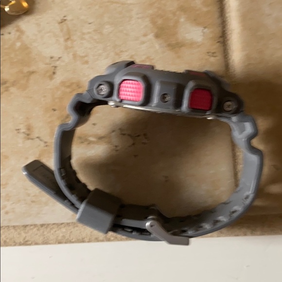 G-Shock gray watch - Picture 3 of 3